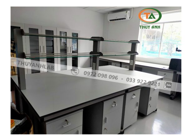 Bàn thí nghiệm trung tâm có kệ HMRT-CTF105-3000 Hankook