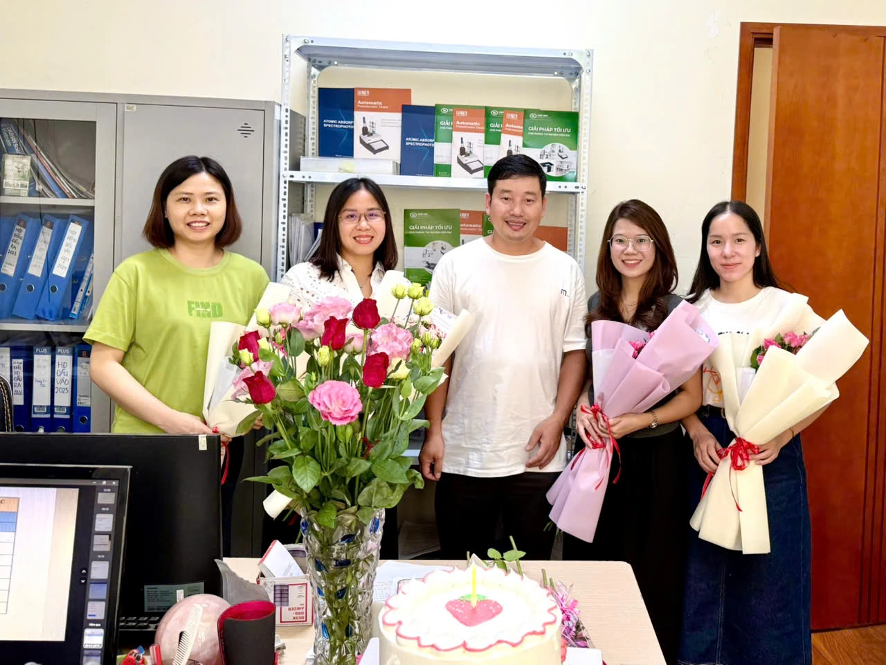 THÙY ANH LAB CHÚC MỪNG NGÀY PHỤ NỮ VIỆT NAM 20/10