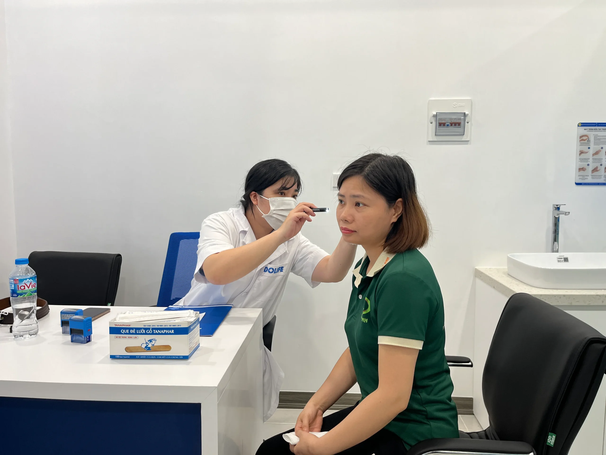Khám sức khỏe định kỳ giúp mỗi nhân viên chủ động về sức khỏe, yên tâm vững vàng cống hiến trong tập thể Thùy Anh